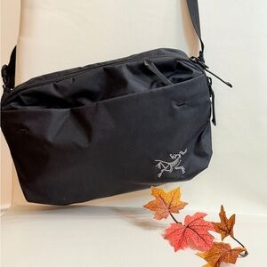 Arc'teryx Black Belt Bag